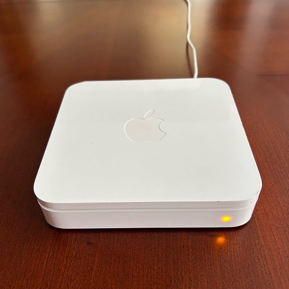 Apple AirPort Extreme Base Station Wireless Router - Picture 1 of 8